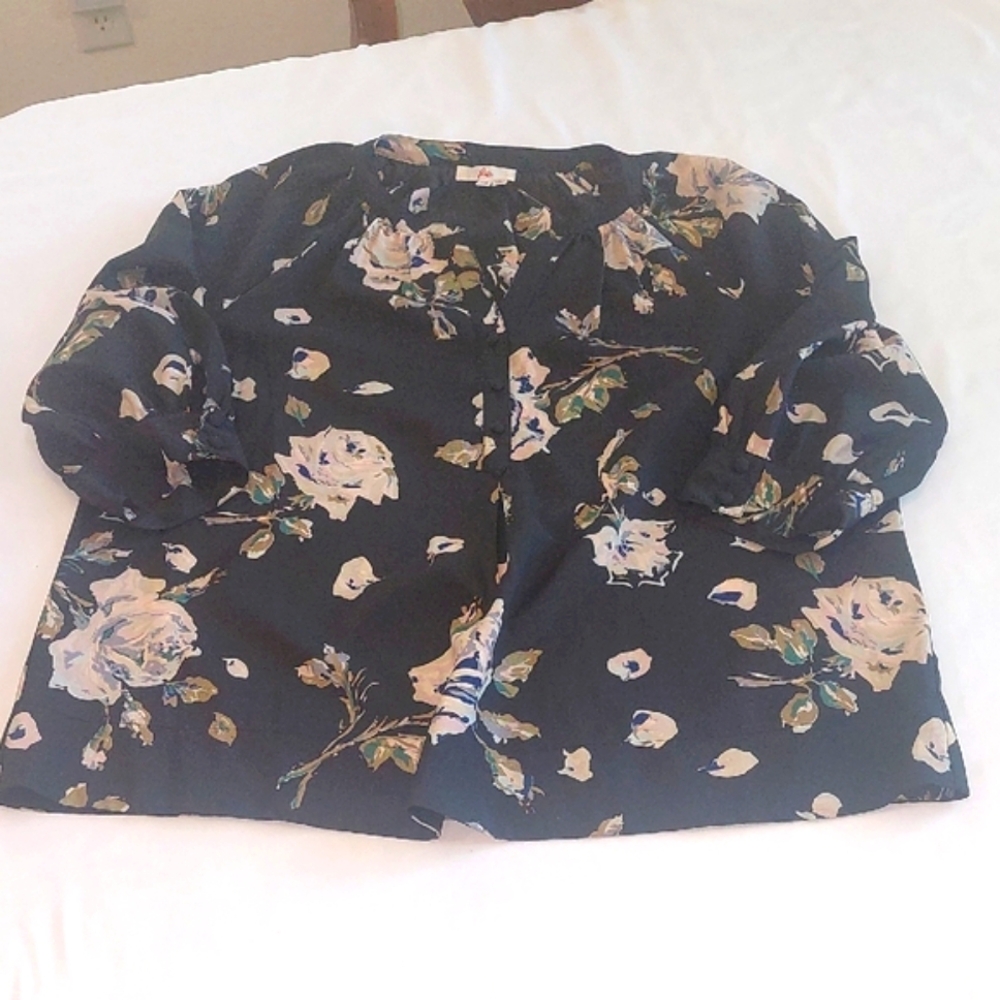 Joie Black Floral Top.Size XS.Needs A Good Dry Cleaning .